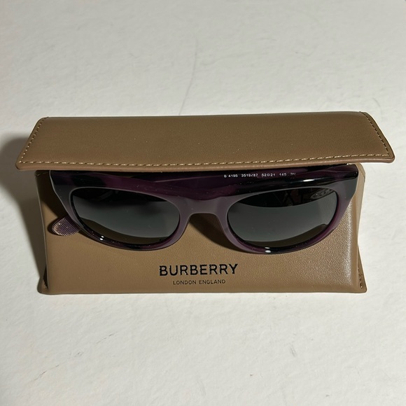 Burberry Sunglasses, 100% UV Protection, dark purple/black frame. Wt/case - Picture 1 of 14
